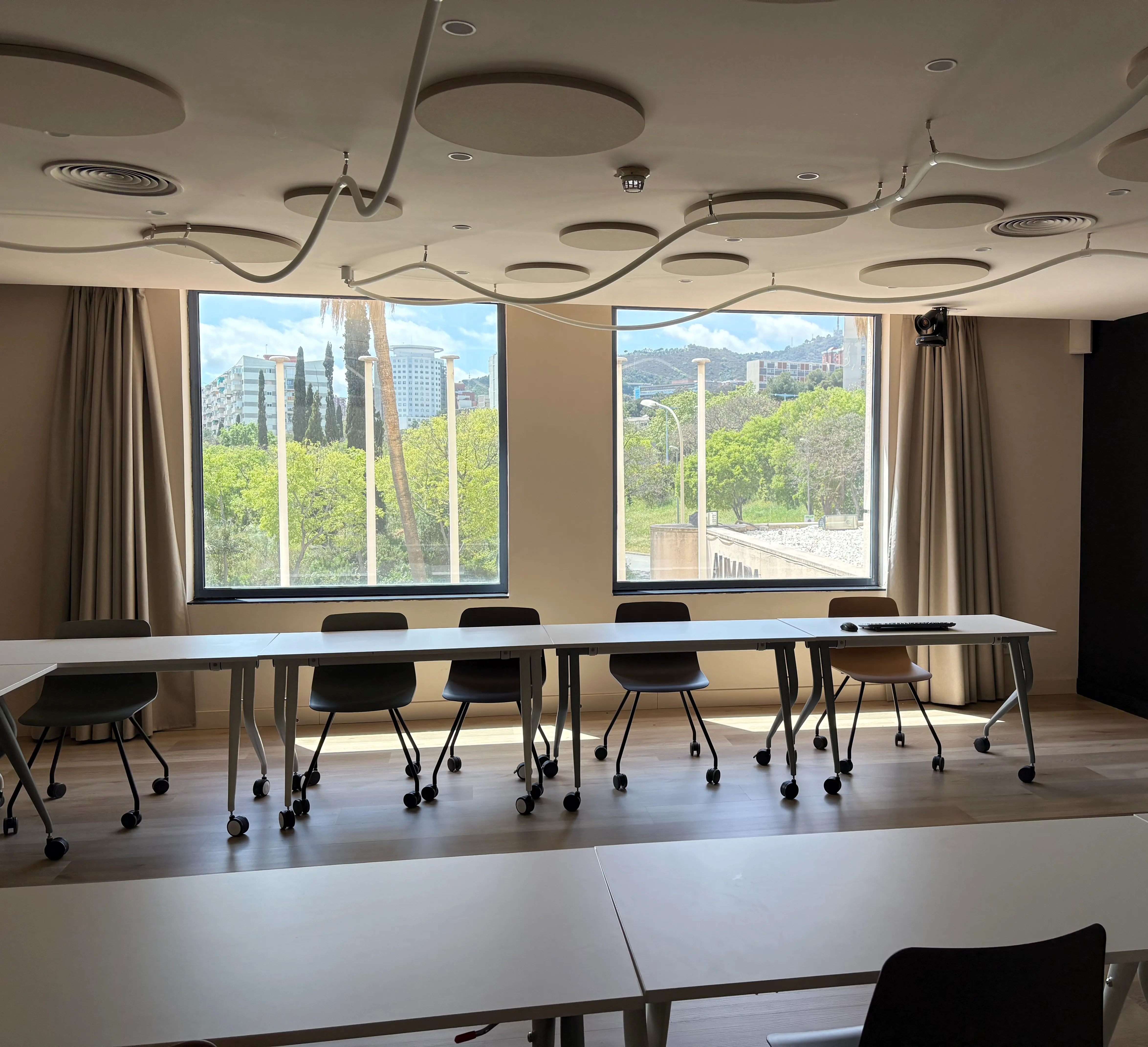 Aulas de formación con menor calor y reflejos